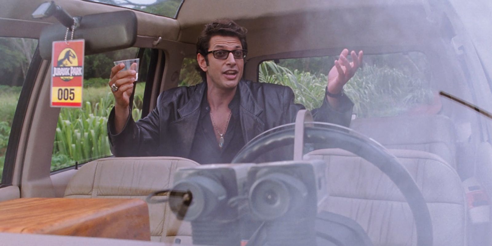 Ian Malcolm en camión en Jurassic Park