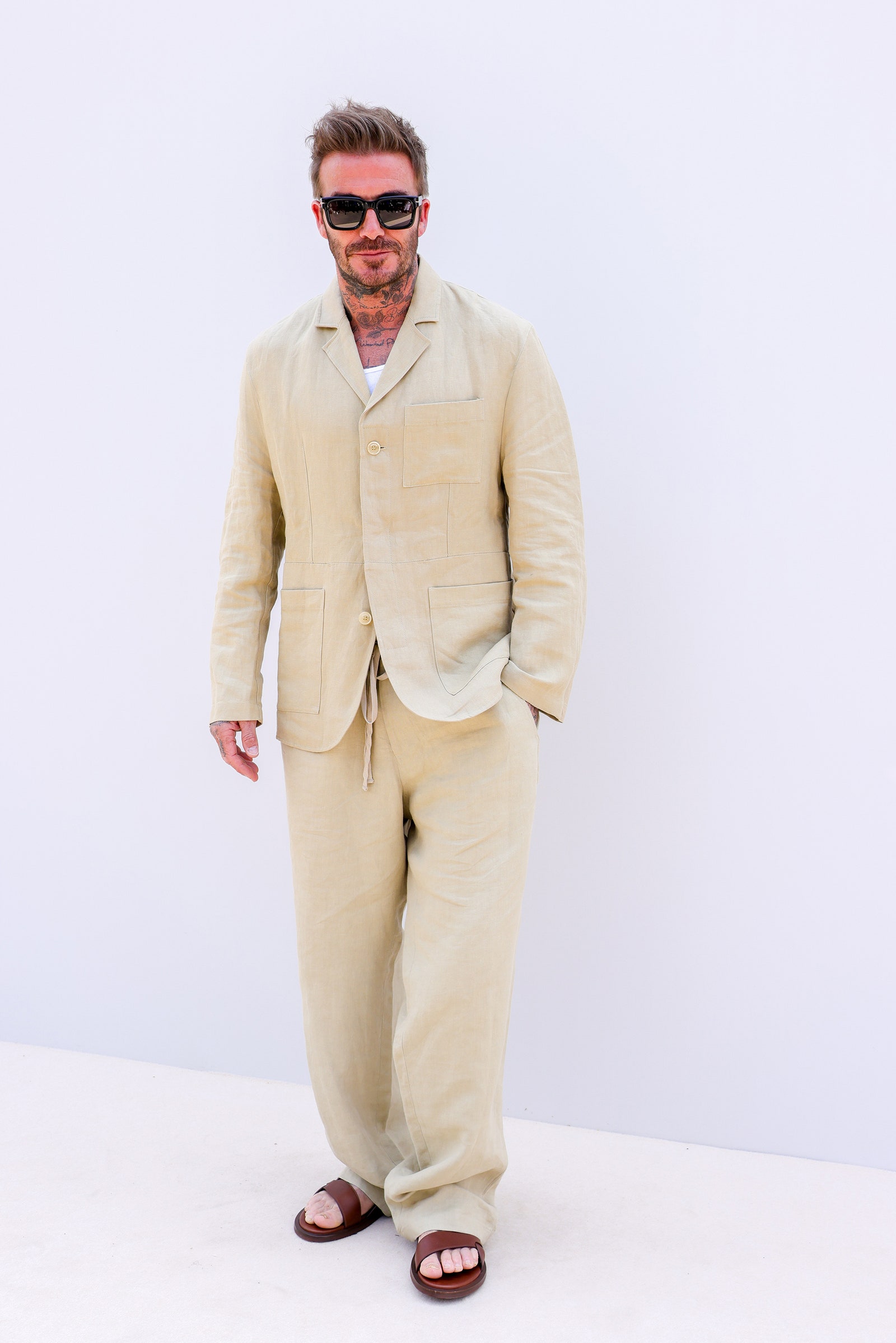 David Beckham viste un traje de lino