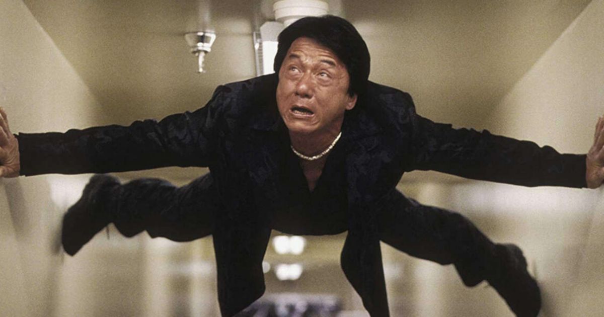 Jackie Chan abraza las paredes en Rush Hour 3