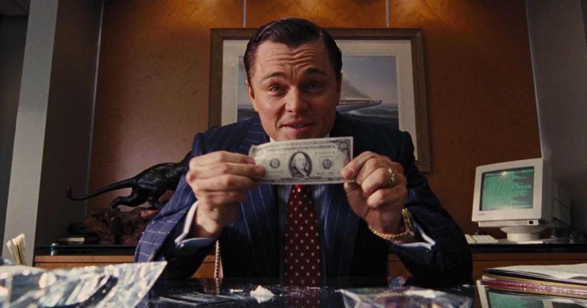 Leonardo DiCaprio como el corredor de bolsa Jordan Belfort en El lobo de Wall Street