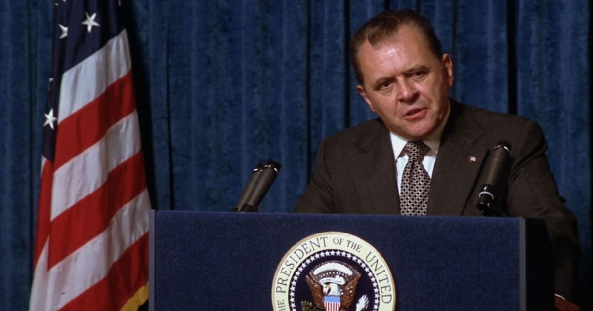 El presidente Nixon pronuncia un discurso en Nixon