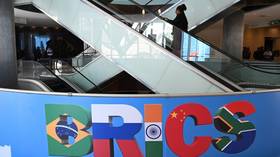 Los parlamentarios serbios proponen abandonar las ambiciones de la UE para los BRICS
