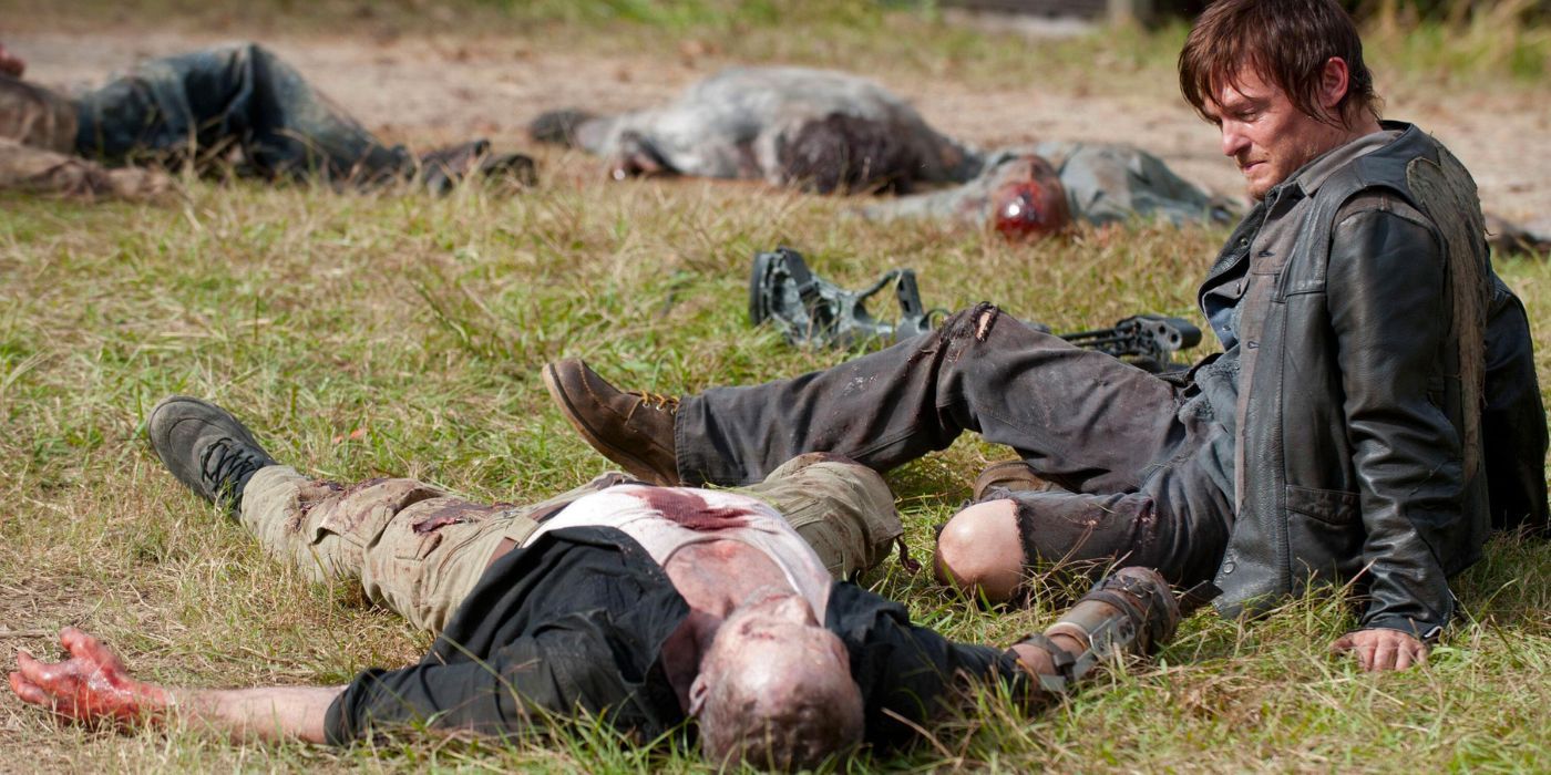 Daryl (Norman Reedus) se sienta junto a su hermano Merle (Michael Rooker) como caminante en The Walking Dead.