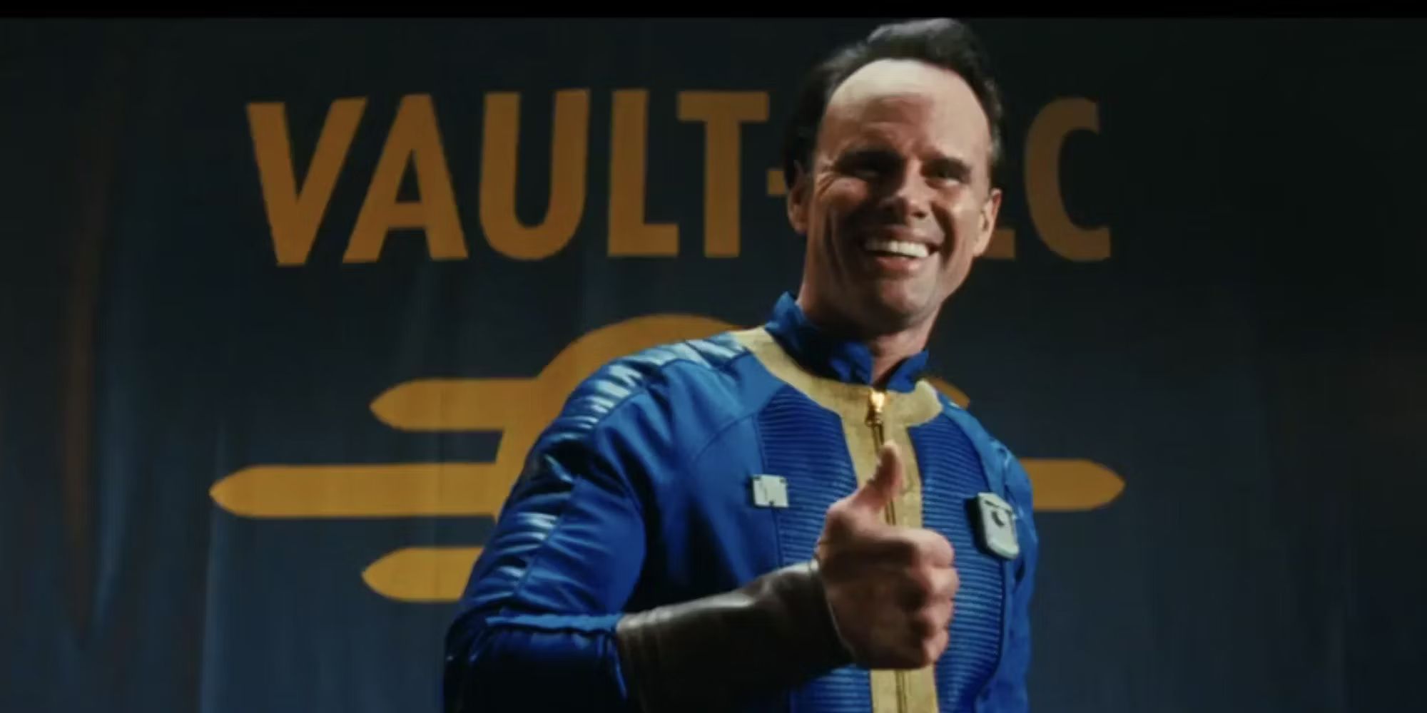 Fallout: Cooper Howard como Vault Boy levantando el pulgar