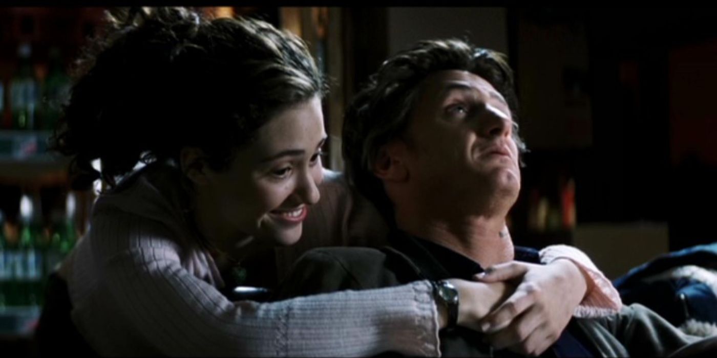 Emmy Rossum abraza a Sean Penn en Mystic River