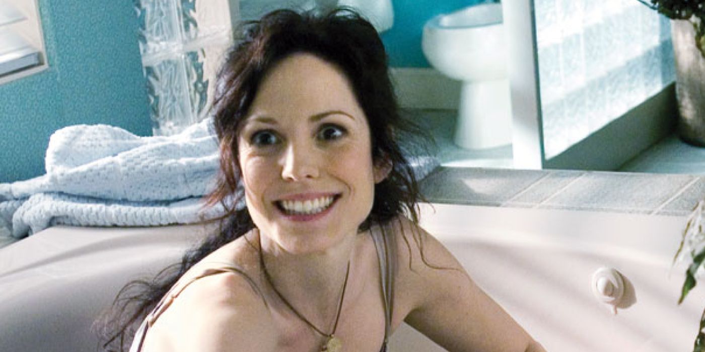 Nancy en una bañera en la temporada 2 de Weeds